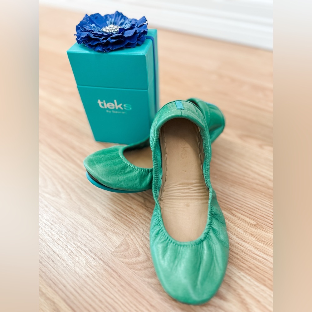 Clover Green Tieks